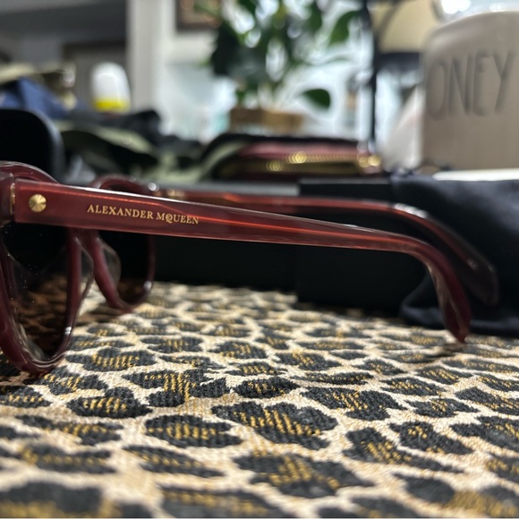 Authentic Alexander McQueen, sunglasses but beautiful burgundy, blush color - Picture 2 of 7